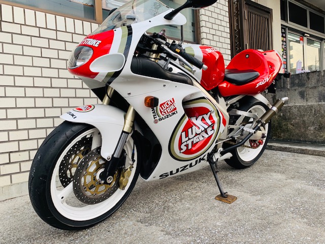 スズキ RGV250 ガンマ